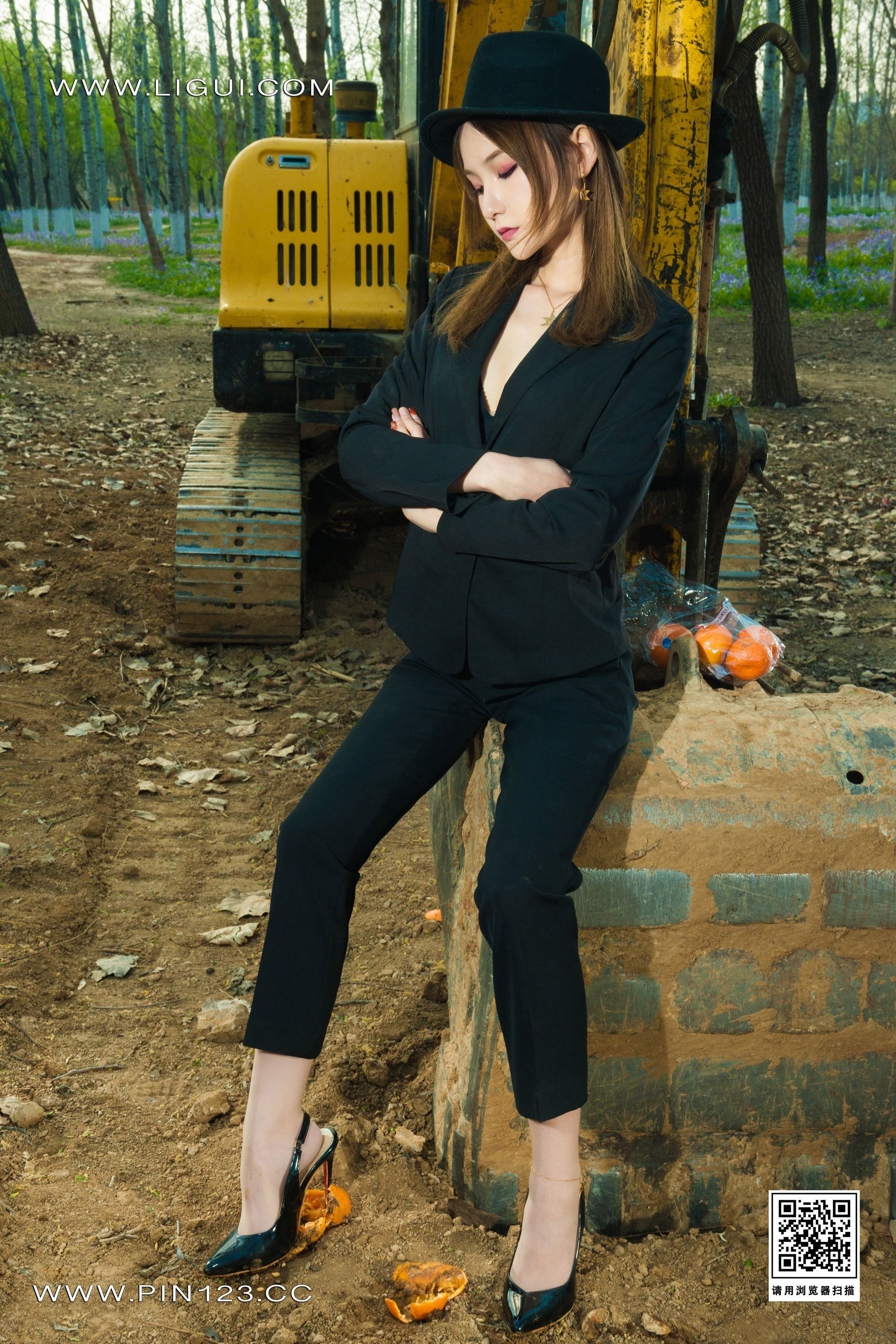 Ligui丽柜  2023.04.10 《野外柑丝》 心心